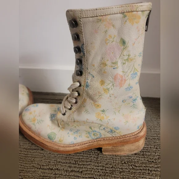 NWOB Free People Santa Fe Combat Boot in floral ecru - Picture 6 of 13